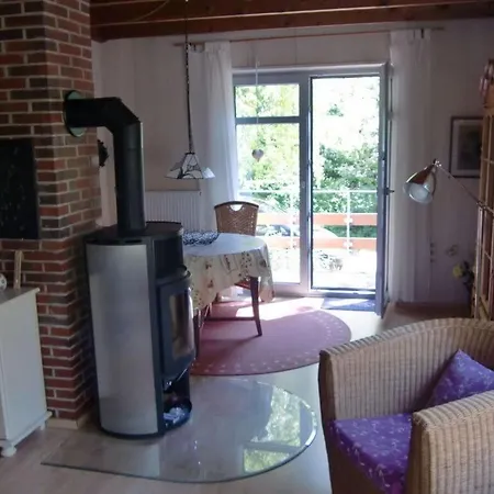 公寓 Holiday House House By The Lake *