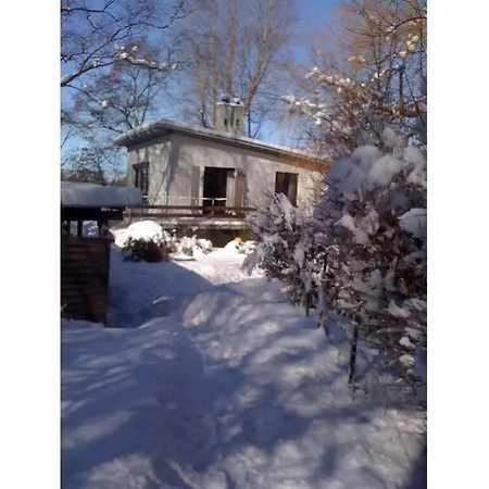 Holiday House House By The Lake 公寓 *